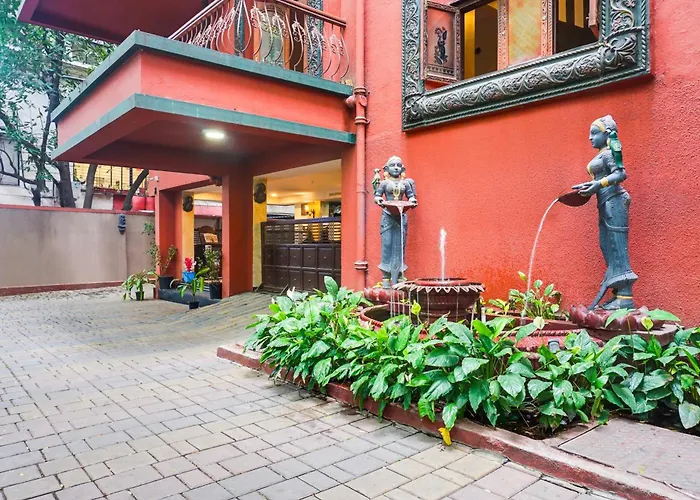 Super Townhouse Oak Prabhat Road