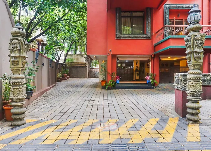 Super Townhouse Oak Prabhat Road
